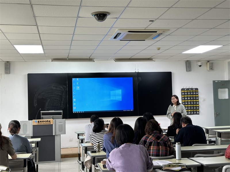 8b5d3ba4a0a54771befc16faee5ed130.jpg 全体教师党支部1.jpg